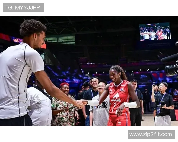 国外知名足球明星转战女排赛场展现全新运动魅力与风采