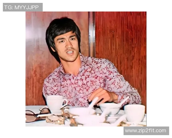 足球明星李小龙的精彩瞬间与传奇人生照片回顾