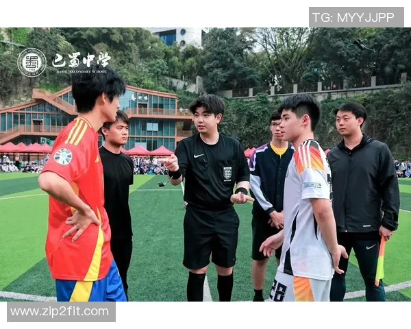 重庆足球明星云集谁是这座城市的绿茵传奇